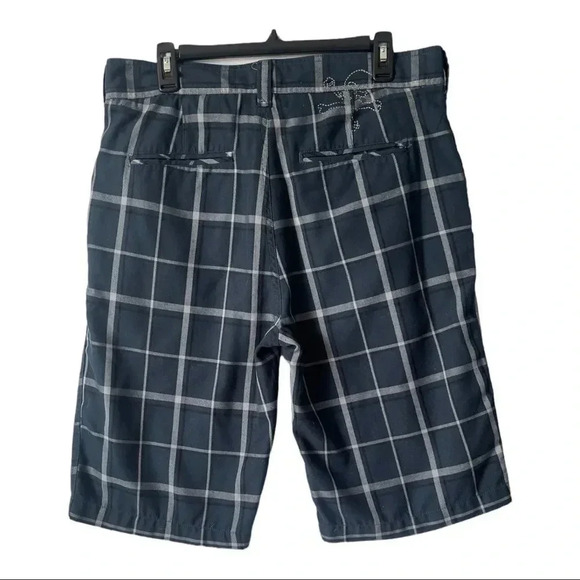 Red Snap plaid shorts medium - Picture 2 of 5